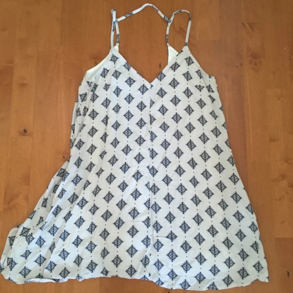 Backless dress